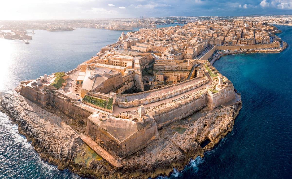 Best Valletta Walking Tours: Free vs Paid (Honest Verdict)